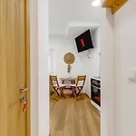Апартаменты Cosy Heart Of Santos - Ac | By Airnest Лиссабон